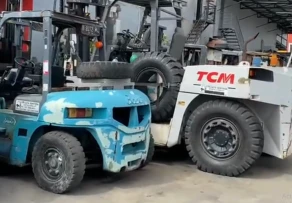 Tersedia Forklift